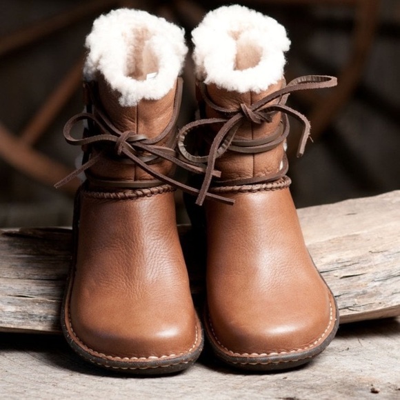 UGG 'Caspia' Winter Boots Women's size 8 Bohemian Leather Comfortable Outdoor - Picture 8 of 13